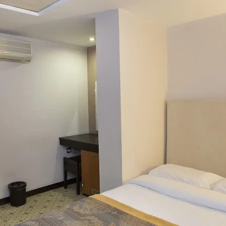 Zoe Hotel