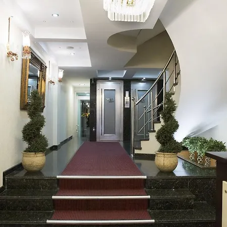 Zoe Hotel 3*