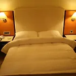 Zoe Otel