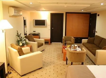 Zoe Hotel 3*